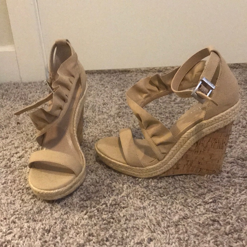 Charles David nude wedges 7.5 NWOT
